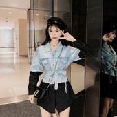 Cămașă de damă în alb și negru cu bucăți de denim