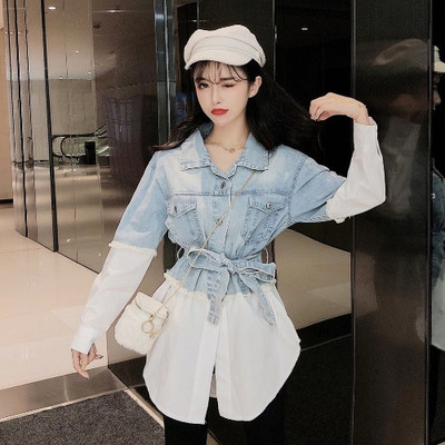 Cămașă de damă în alb și negru cu bucăți de denim