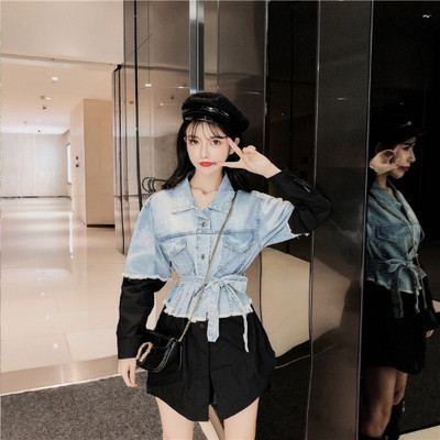 Cămașă de damă în alb și negru cu bucăți de denim