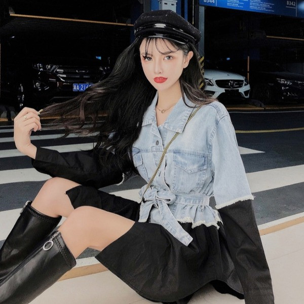 Cămașă de damă în alb și negru cu bucăți de denim