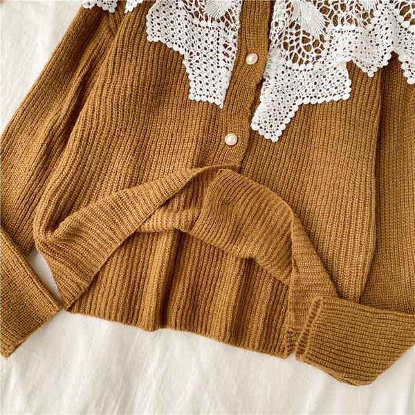 Vesta de dama moderna cu nasturi si dantela de culoare maro