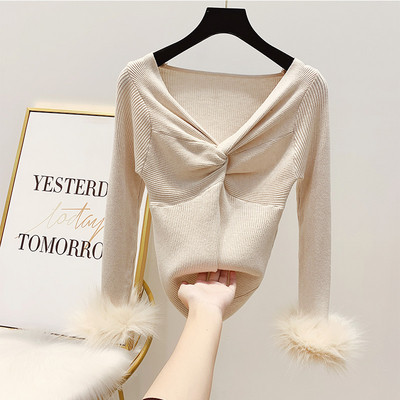 Γυναικείο  πουλόβερ με λαιμόκοψη  σε τέσσερα χρώματα