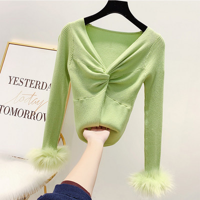 Γυναικείο  πουλόβερ με λαιμόκοψη  σε τέσσερα χρώματα