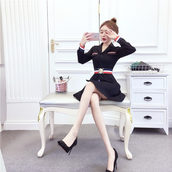 Rochie scurtă de damă, neagră, cu curea