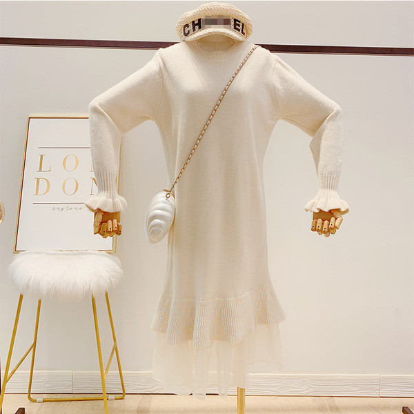 Lezser női ruha kerek nyakkivágással, több színben tüllel