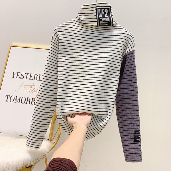 Pulover de dama in dungi cu guler inalt in trei culori