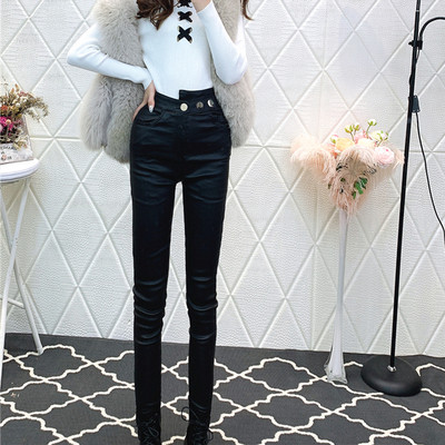 Női testre szabott, magas derekú nadrág fekete műbőrből