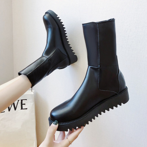 Öko bőrből készült női csizma fekete színben