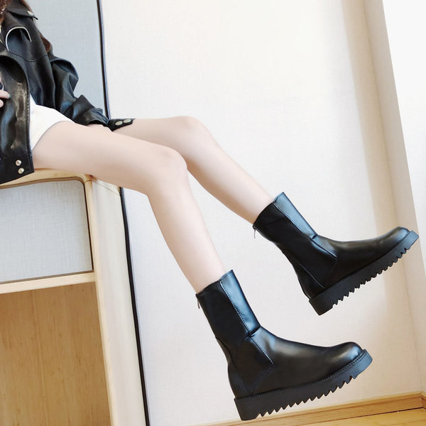 Öko bőrből készült női csizma fekete színben