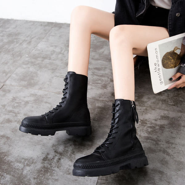 Cizme de dama cu sireturi si talpa aspra de culoare neagra - doua modele