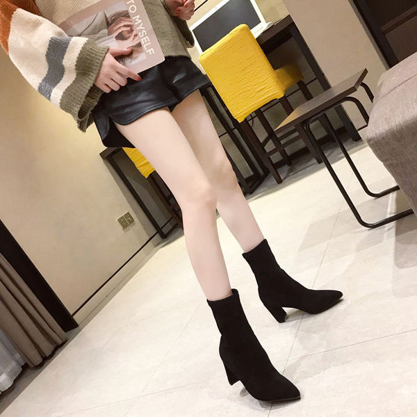 Ghete de dama elegante din piele intoarsa ecologica in bej si negru