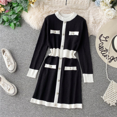 Rochie casual de dama tricotata cu nasturi in alb si negru