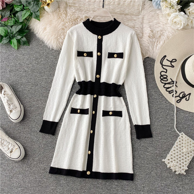 Rochie casual de dama tricotata cu nasturi in alb si negru