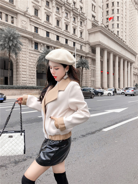 Jacheta scurta de primavara-toamna cu nasturi