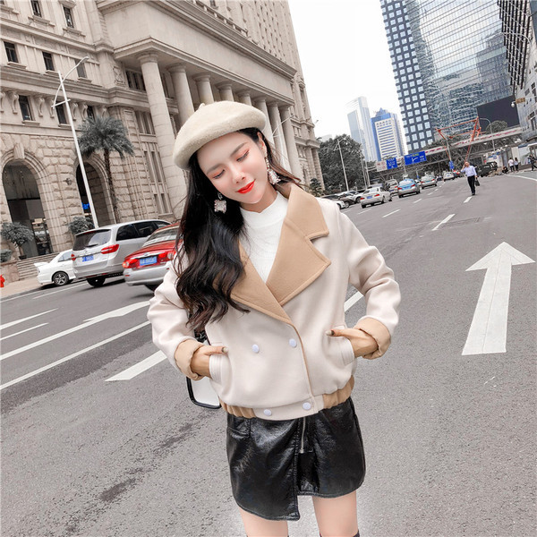 Jacheta scurta de primavara-toamna cu nasturi