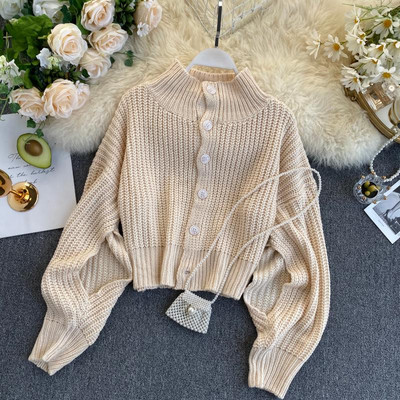 Női modern rövid kardigán gombokkal és magas gallérral több színben