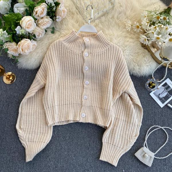 Női modern rövid kardigán gombokkal és magas gallérral több színben