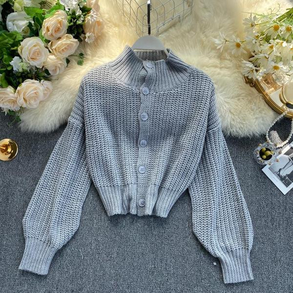 Női modern rövid kardigán gombokkal és magas gallérral több színben