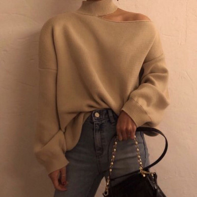 Modern női téli blúz kivágásokkal