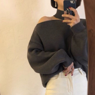 Modern női téli blúz kivágásokkal