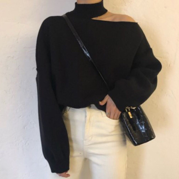 Modern női téli blúz kivágásokkal