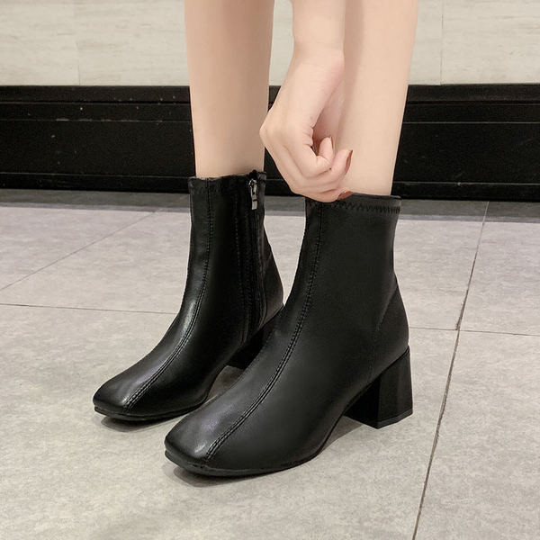 Ghete de dama moderne cu fermoar si toc gros in negru