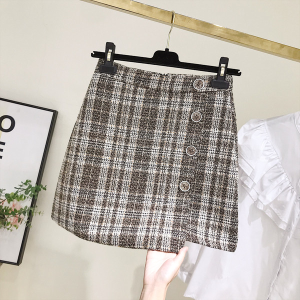 Fusta dama in carouri model nou cu nasturi de culoare maro