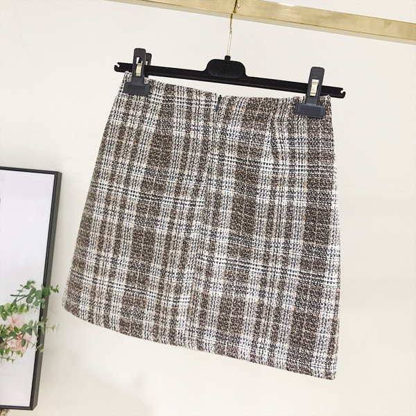 Fusta dama in carouri model nou cu nasturi de culoare maro