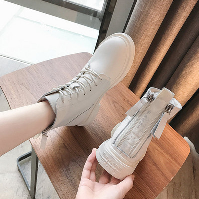 Γυναικείες μπότες με φερμουάρ σε λευκό και μαύρο χρώμα