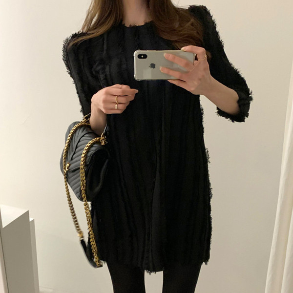 Modern női ruha széles modell kerek nyakkivágással