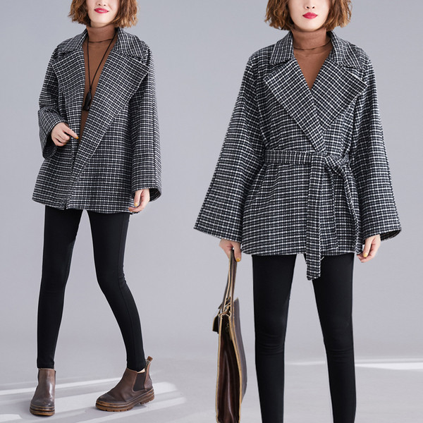 Модерно дамско карирано палто с връзки в сив цвят 