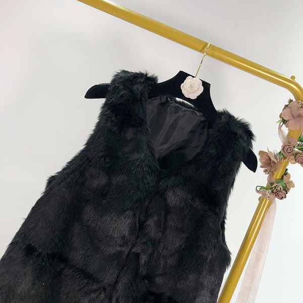 Vesta moderna scurta din par artificial de culoare neagra