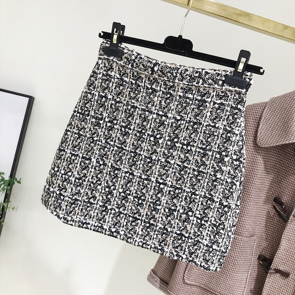 Fusta dama in carouri model nou de culoare neagra