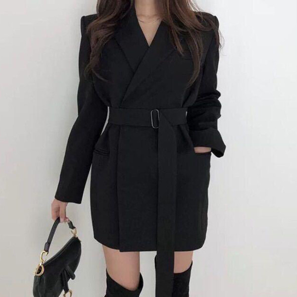 Női kabát spitz nyakkivágással, fekete és bézs színben