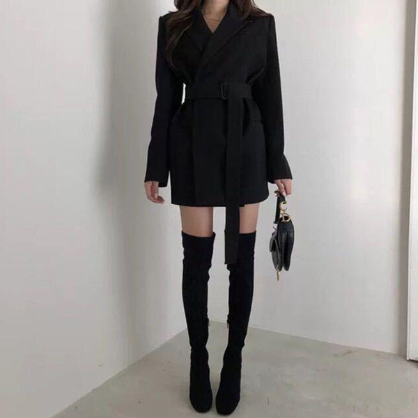 Női kabát spitz nyakkivágással, fekete és bézs színben