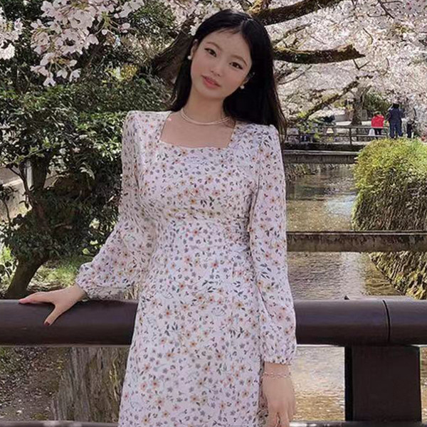 Rochie de dama - maneca lunga si decolteu patrat