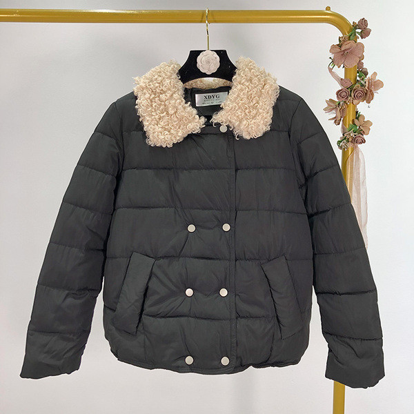 Rövid téli kabát gombokkal és gallérral, pehelyes - három színben