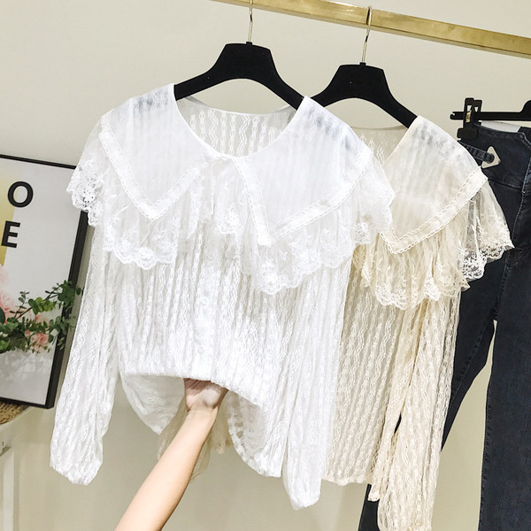 Camasa de dama model nou cu decolteu rotund si nasturi in bej si alb