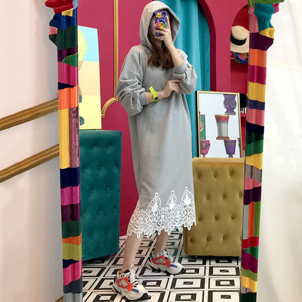 Γυναικείο μακρύ φόρεμα με μακρύ μανίκι και κολάρο με δαντέλα