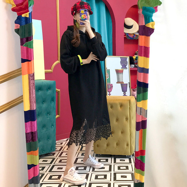 Γυναικείο μακρύ φόρεμα με μακρύ μανίκι και κολάρο με δαντέλα