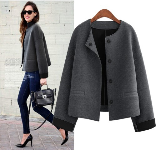 Modern női rövid kabát zöld és szürke gombokkal