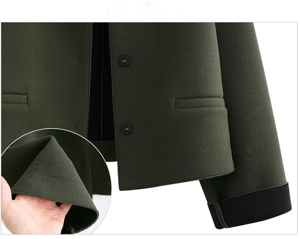 Modern női rövid kabát zöld és szürke gombokkal