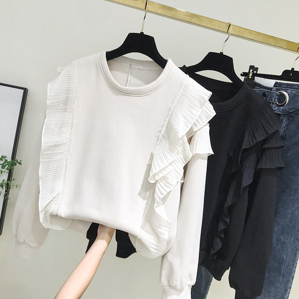 Bluza de dama model nou cu decolteu O in negru si bej