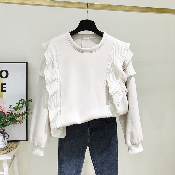 Bluza de dama model nou cu decolteu O in negru si bej