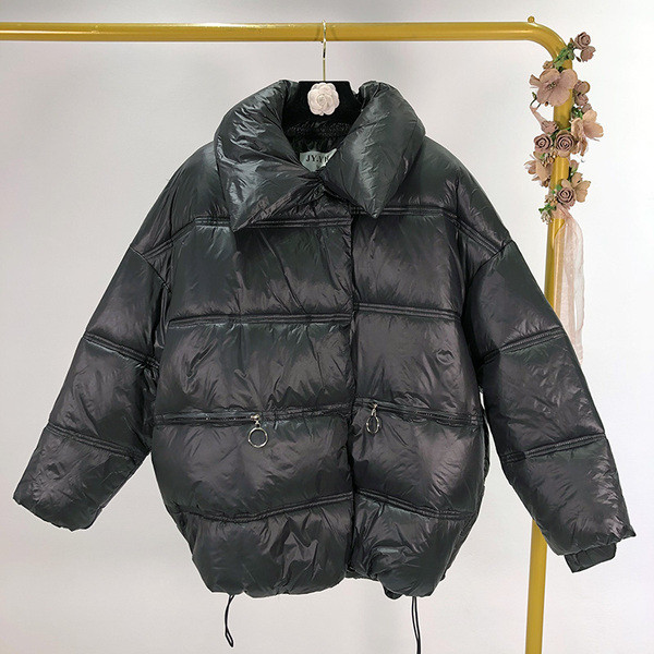 Geaca scurta de iarna cu sireturi si fermoar in culorile verde, mov si negru