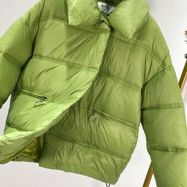 Geaca scurta de iarna cu sireturi si fermoar in culorile verde, mov si negru