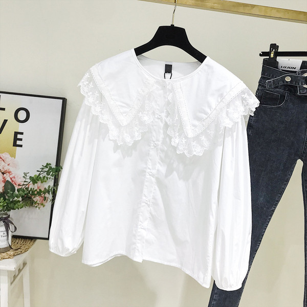 Cămașă casual de damă cu dantelă și decolteu O în culoarea albă