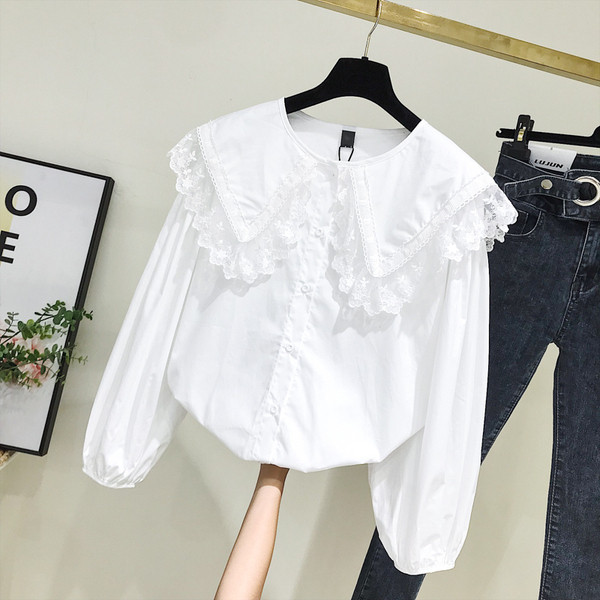 Cămașă casual de damă cu dantelă și decolteu O în culoarea albă