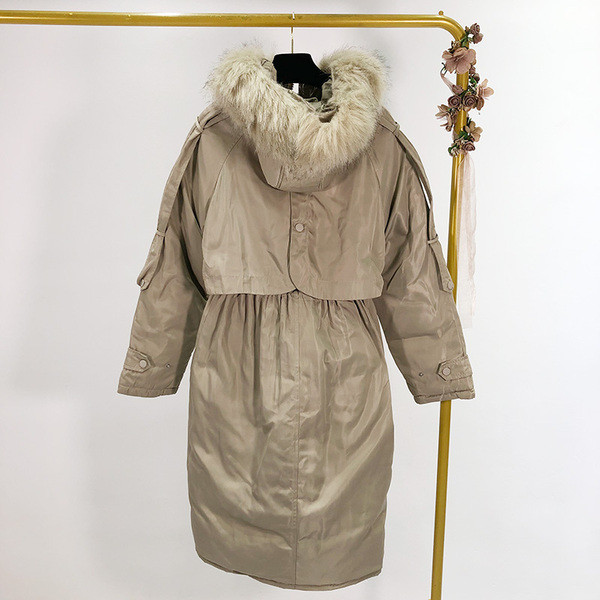 Geaca de iarna lunga cu fermoar si gluga cu puf in bej si negru