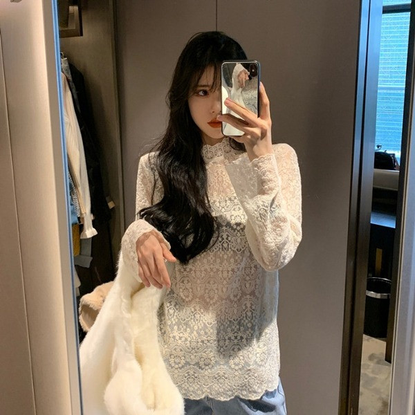 Modern női csipkeblúz fehér színben